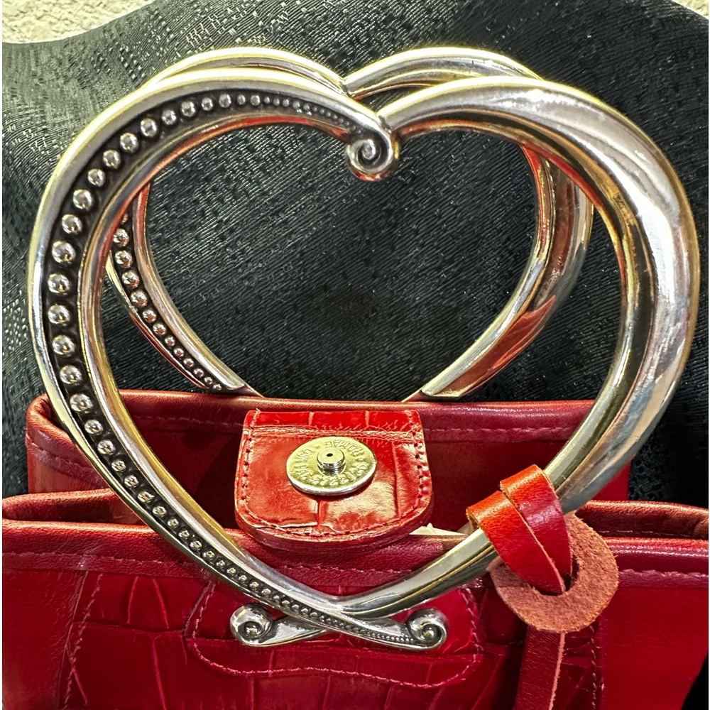 Brighten Brand new sterling Heart handled leather… Registered.